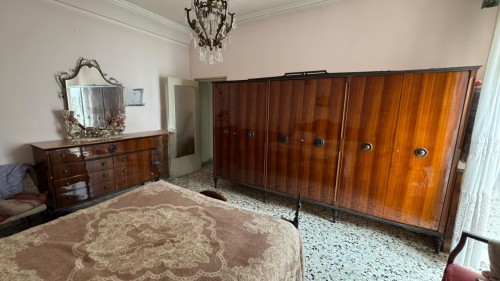 Appartamento Centrale IV Piano con Ascensore, Locale Deposito e Box Auto